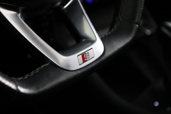 Audi Q3 45 TFSI e S edition 245PK Automaat | Panorama dak | Lederen bekleding | 20 "LM velgen | Adaptieve cruise control |