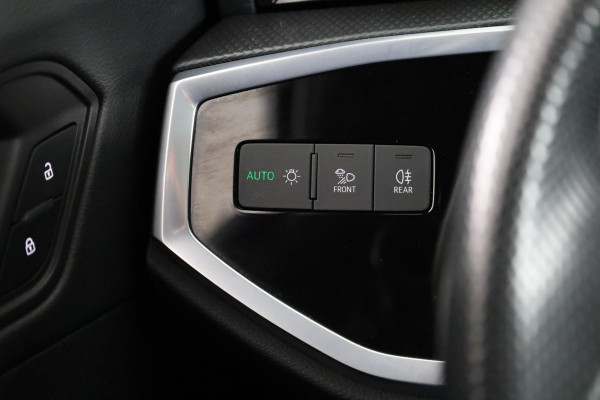 Audi Q3 45 TFSI e S edition 245PK Automaat | Panorama dak | Lederen bekleding | 20 "LM velgen | Adaptieve cruise control |