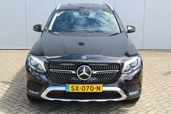 Mercedes-Benz GLC 250-211pk 4MATIC 'Premium'. AUTOMAAT ! Nette 4-wiel aangedreven wagen, trekgewicht 2.400kg ! Autm. airco, navigatie, telefoonvoorb., camera, comfortstoelen, elektr. achterklep, elektr. trekhaak, metallic lak, LM wielen, LED verlichting, etc, etc.