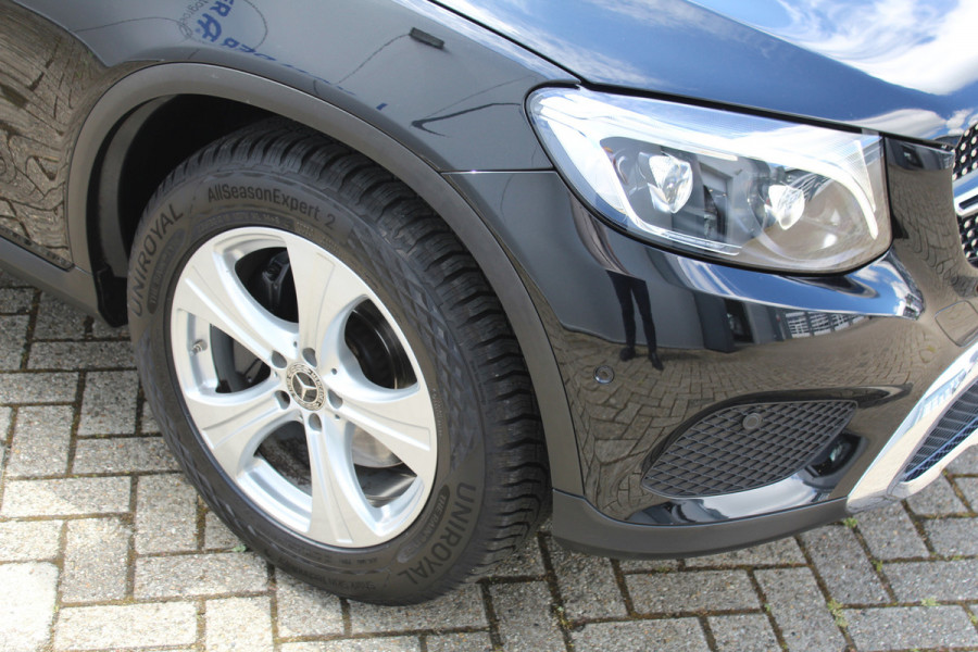 Mercedes-Benz GLC 250-211pk 4MATIC 'Premium'. AUTOMAAT ! Nette 4-wiel aangedreven wagen, trekgewicht 2.400kg ! Autm. airco, navigatie, telefoonvoorb., camera, comfortstoelen, elektr. achterklep, elektr. trekhaak, metallic lak, LM wielen, LED verlichting, etc, etc.