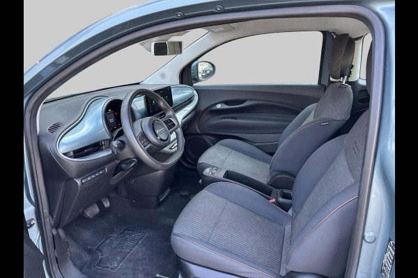Fiat 500E 3+1 Icon 42 kWh NAVIGATIE LM VELGEN CRUISE CONTROL CRUISE CONTROL
