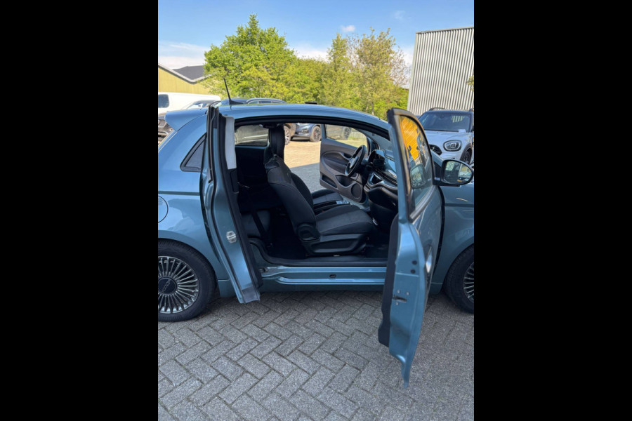 Fiat 500E 3+1 Icon 42 kWh NAVIGATIE LM VELGEN CRUISE CONTROL CRUISE CONTROL