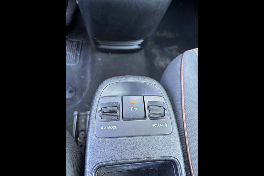 Fiat 500E 3+1 Icon 42 kWh NAVIGATIE LM VELGEN CRUISE CONTROL CRUISE CONTROL