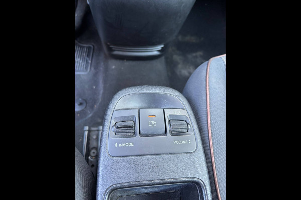 Fiat 500E 3+1 Icon 42 kWh NAVIGATIE LM VELGEN CRUISE CONTROL CRUISE CONTROL