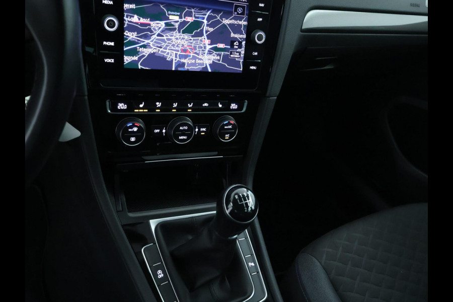 Volkswagen Golf 1.5 TSI ACT Highline NAVI | CarPlay | Stoelverwarming | Dealer onderhouden