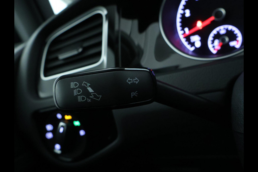Volkswagen Golf 1.5 TSI ACT Highline NAVI | CarPlay | Stoelverwarming | Dealer onderhouden