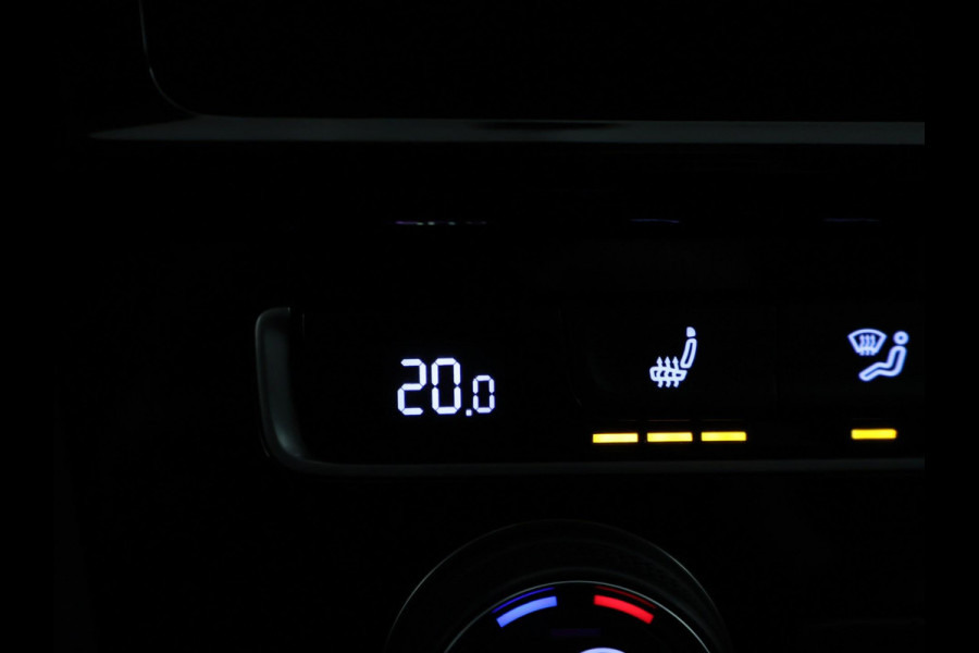 Volkswagen Golf 1.5 TSI ACT Highline NAVI | CarPlay | Stoelverwarming | Dealer onderhouden