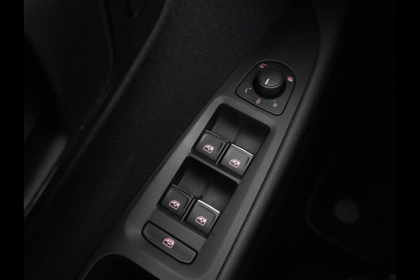 Seat Leon 1.5 TSI 150pk FR Business Intense Navigatie Camera Led Dab+ Carplay 89