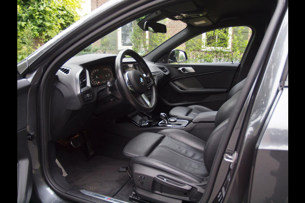 BMW 1-serie 118i High Executive Edition | M-pakket | Camera | Apple Carplay | Harman Kardon | Automaat |