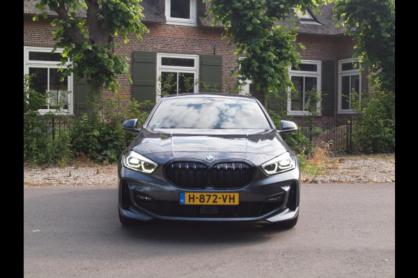 BMW 1-serie 118i High Executive Edition | M-pakket | Camera | Apple Carplay | Harman Kardon | Automaat |