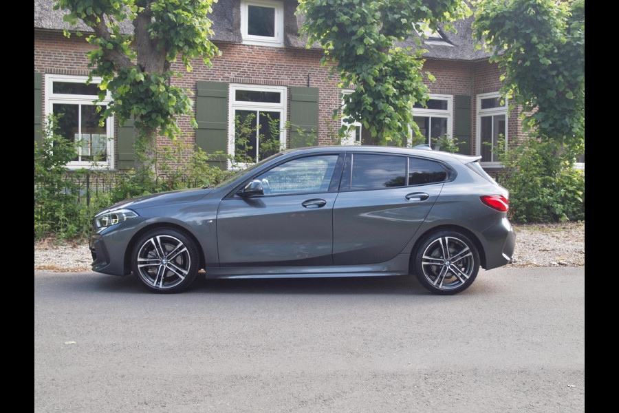 BMW 1-serie 118i High Executive Edition | M-pakket | Camera | Apple Carplay | Harman Kardon | Automaat |