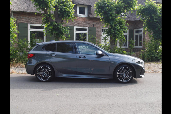 BMW 1-serie 118i High Executive Edition | M-pakket | Camera | Apple Carplay | Harman Kardon | Automaat |