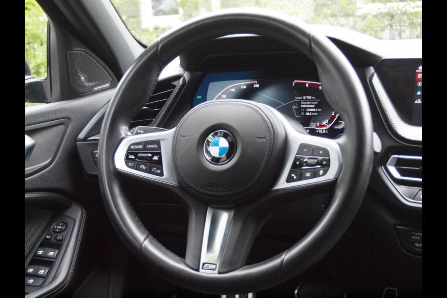 BMW 1-serie 118i High Executive Edition | M-pakket | Camera | Apple Carplay | Harman Kardon | Automaat |