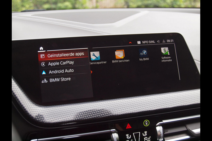 BMW 1-serie 118i High Executive Edition | M-pakket | Camera | Apple Carplay | Harman Kardon | Automaat |