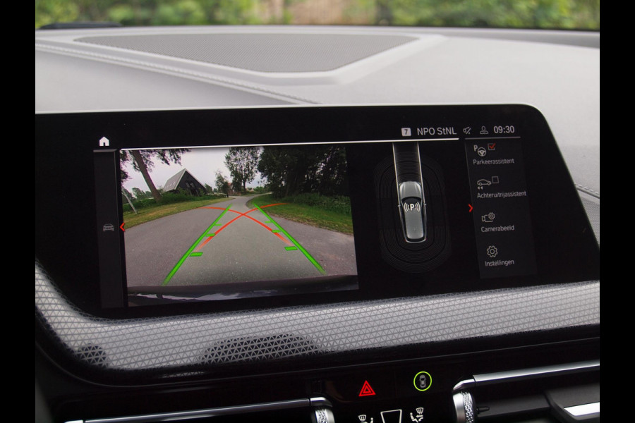 BMW 1-serie 118i High Executive Edition | M-pakket | Camera | Apple Carplay | Harman Kardon | Automaat |