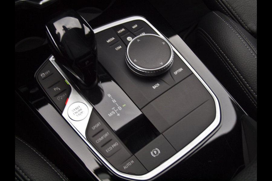 BMW 1-serie 118i High Executive Edition | M-pakket | Camera | Apple Carplay | Harman Kardon | Automaat |