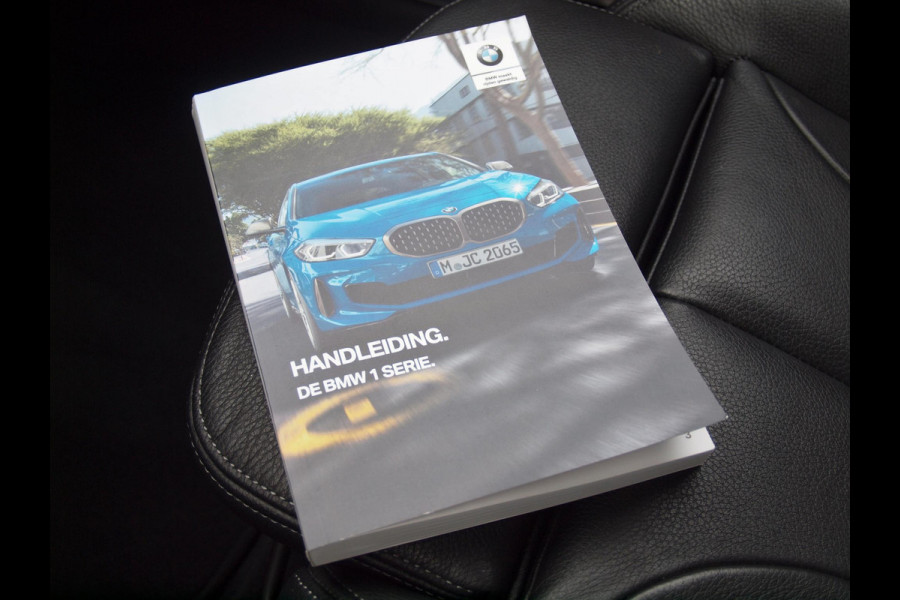 BMW 1-serie 118i High Executive Edition | M-pakket | Camera | Apple Carplay | Harman Kardon | Automaat |