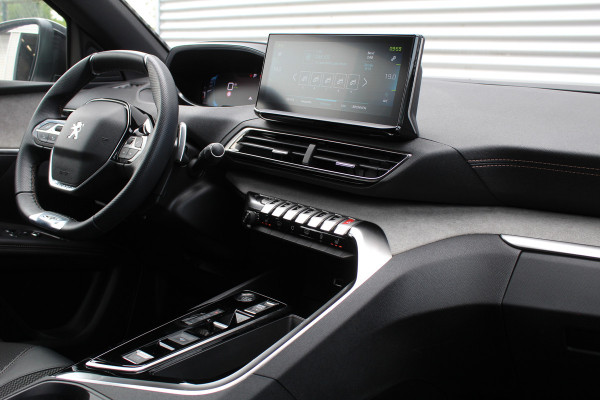 Peugeot 3008 1.6 HYbrid4 300 GT | Trekhaak | BLIS | Panoramadak | Adaptieve Cruise | Led | Navigatie