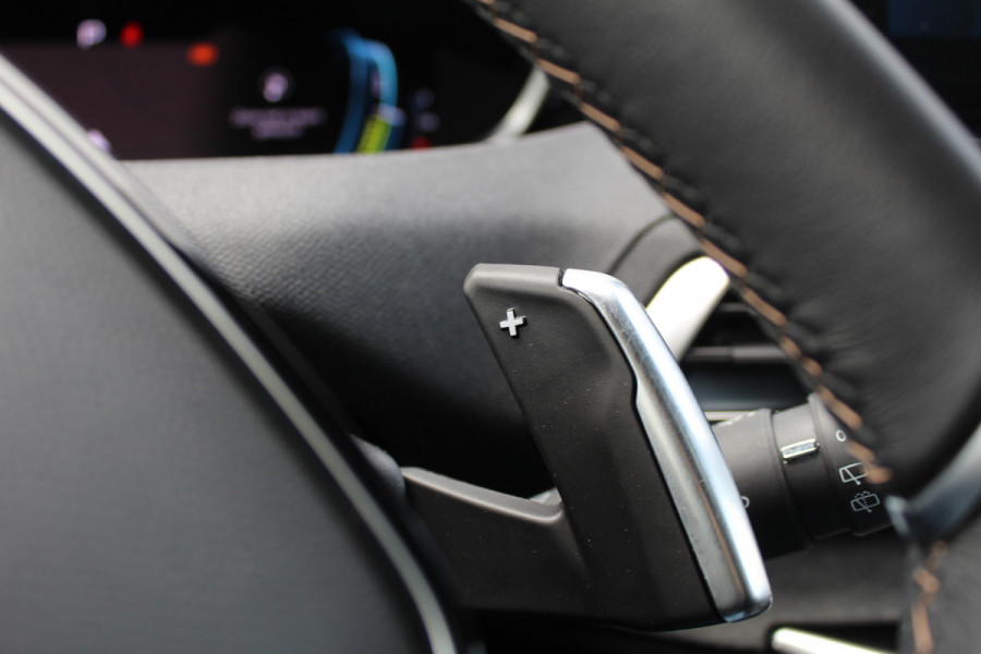 Peugeot 3008 1.6 HYbrid4 300 GT | Trekhaak | BLIS | Panoramadak | Adaptieve Cruise | Led | Navigatie