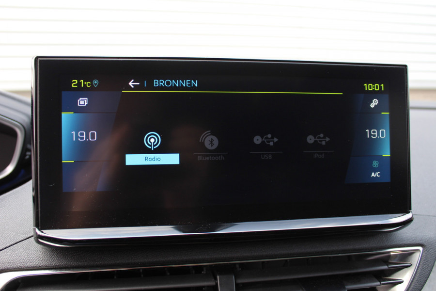 Peugeot 3008 1.6 HYbrid4 300 GT | Trekhaak | BLIS | Panoramadak | Adaptieve Cruise | Led | Navigatie