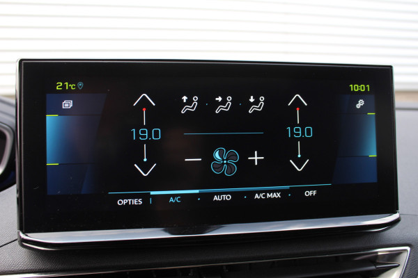 Peugeot 3008 1.6 HYbrid4 300 GT | Trekhaak | BLIS | Panoramadak | Adaptieve Cruise | Led | Navigatie