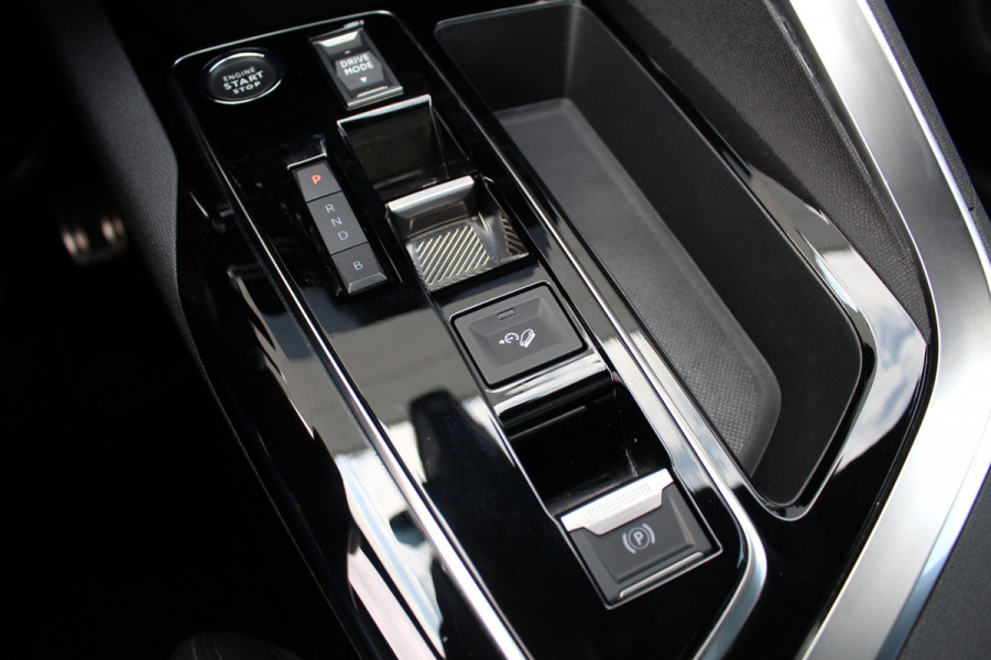 Peugeot 3008 1.6 HYbrid4 300 GT | Trekhaak | BLIS | Panoramadak | Adaptieve Cruise | Led | Navigatie