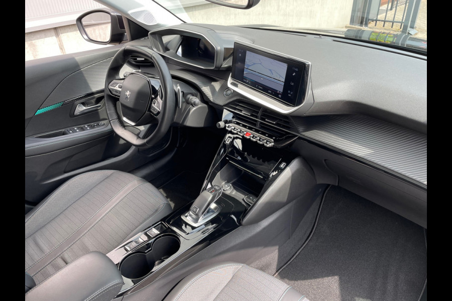Peugeot 208 1.2 PureTech Allure / Automaat / Navigatie