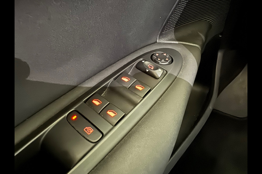Citroën C4 1.2 PureTech Feel Edition | Navigatie | Trekhaak | Cruise Control