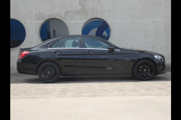 Mercedes-Benz C-Klasse 250 Ambition | LEDEREN BEKLEDING | NAVIGATIE | DEALER ONDERHOUDEN |