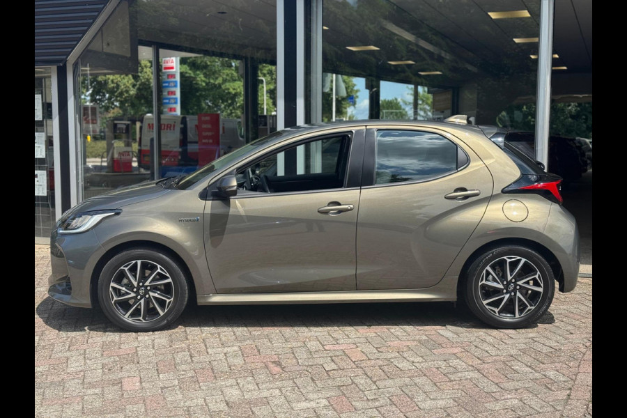Toyota Yaris 1.5 Hybrid First Edition Trekhaak afn. / Navi / Camera / LM velgen