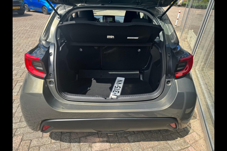 Toyota Yaris 1.5 Hybrid First Edition Trekhaak afn. / Navi / Camera / LM velgen