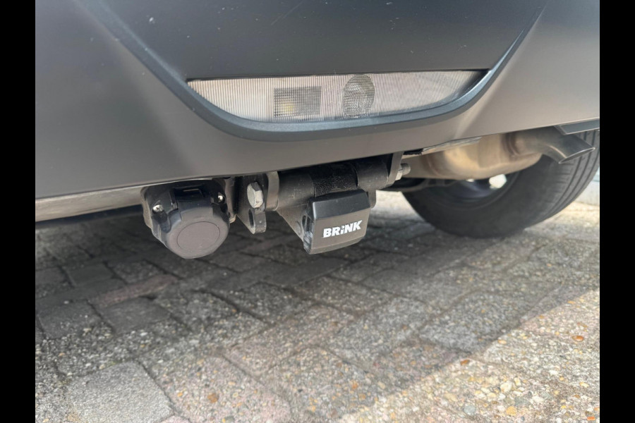 Toyota Yaris 1.5 Hybrid First Edition Trekhaak afn. / Navi / Camera / LM velgen