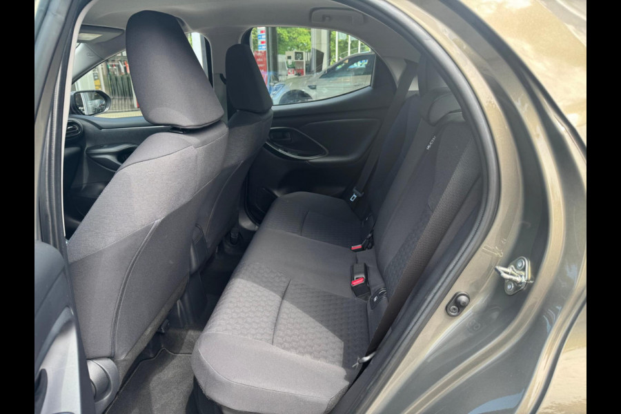 Toyota Yaris 1.5 Hybrid First Edition Trekhaak afn. / Navi / Camera / LM velgen