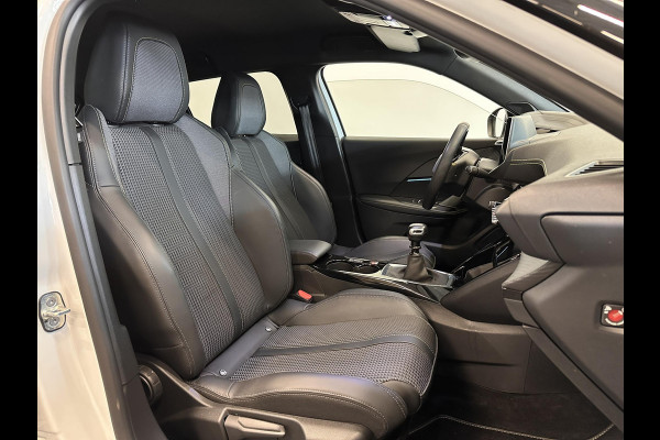 Peugeot 2008 1.2 PureTech 130 GT Black Style Airco ECC Navi Carplay Cruise Control PDC VA + Camera Full LED 17" LM Velgen