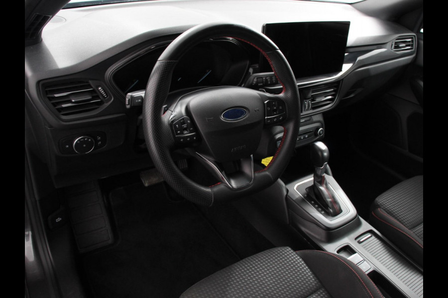 Ford Focus 1.0 Focus 125 PK HB ST-Line Automaat Navigatie Climate control cruise control Carplay LM velgen Parkeersensoren Led Matrix koplampen