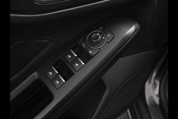 Ford Focus 1.0 Focus 125 PK HB ST-Line Automaat Navigatie Climate control cruise control Carplay LM velgen Parkeersensoren Led Matrix koplampen