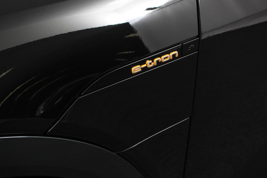 Audi e-tron 55 Quattro Advanced Tour Pack LED Matrix 20" PDC VA Camera Leder DAB+