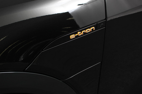 Audi e-tron 55 Quattro Advanced Tour Pack LED Matrix 20" PDC VA Camera Leder DAB+