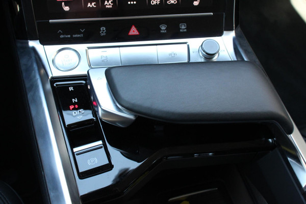 Audi e-tron 55 Quattro Advanced Tour Pack LED Matrix 20" PDC VA Camera Leder DAB+