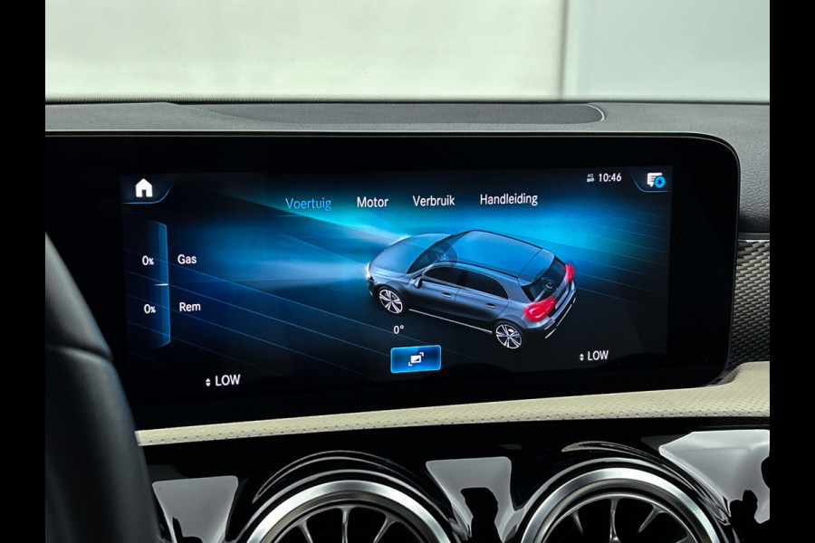Mercedes-Benz A-Klasse 160 Advantage % spaaks lichtmetalen velgen | MBUX wide screen | Navigatie | Parking support met  camera achter | Inclusief 24 maanden Mercedes-Benz Certified garantie voor Europa.