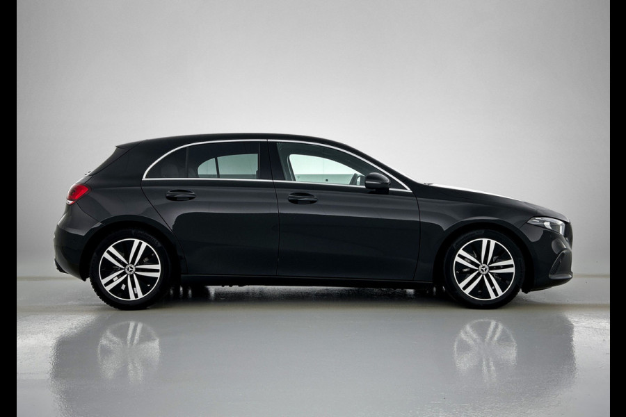 Mercedes-Benz A-Klasse 160 Advantage % spaaks lichtmetalen velgen | MBUX wide screen | Navigatie | Parking support met  camera achter | Inclusief 24 maanden Mercedes-Benz Certified garantie voor Europa.