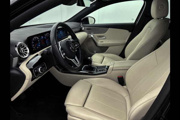 Mercedes-Benz A-Klasse 160 Advantage % spaaks lichtmetalen velgen | MBUX wide screen | Navigatie | Parking support met  camera achter | Inclusief 24 maanden Mercedes-Benz Certified garantie voor Europa.