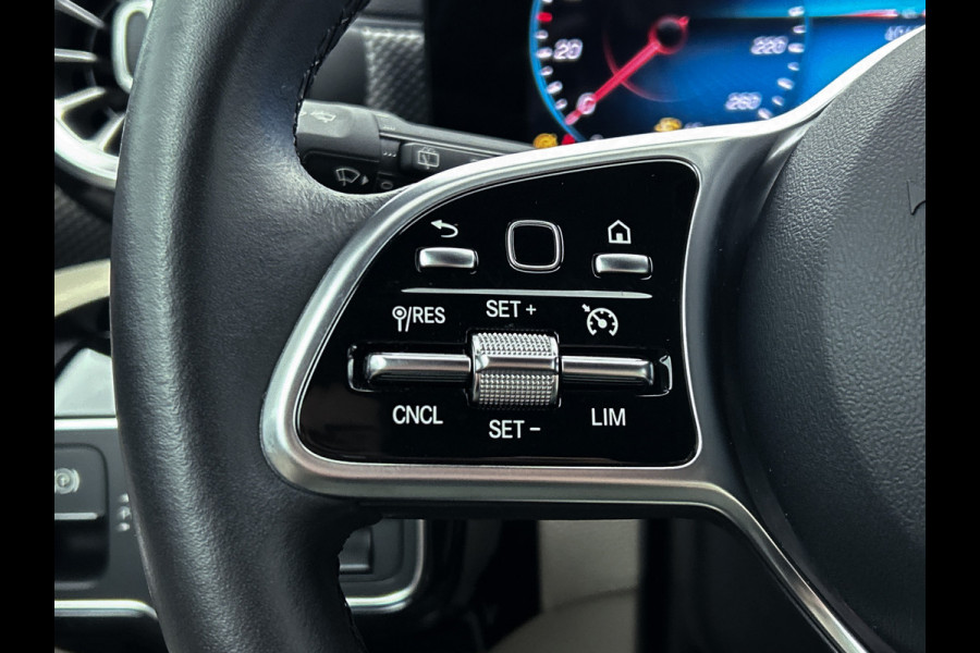 Mercedes-Benz A-Klasse 160 Advantage % spaaks lichtmetalen velgen | MBUX wide screen | Navigatie | Parking support met  camera achter | Inclusief 24 maanden Mercedes-Benz Certified garantie voor Europa.
