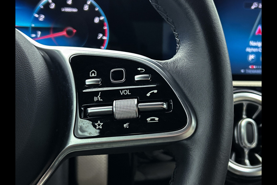 Mercedes-Benz A-Klasse 160 Advantage % spaaks lichtmetalen velgen | MBUX wide screen | Navigatie | Parking support met  camera achter | Inclusief 24 maanden Mercedes-Benz Certified garantie voor Europa.