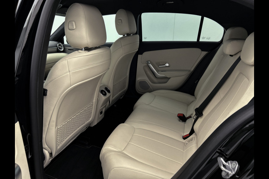 Mercedes-Benz A-Klasse 160 Advantage % spaaks lichtmetalen velgen | MBUX wide screen | Navigatie | Parking support met  camera achter | Inclusief 24 maanden Mercedes-Benz Certified garantie voor Europa.