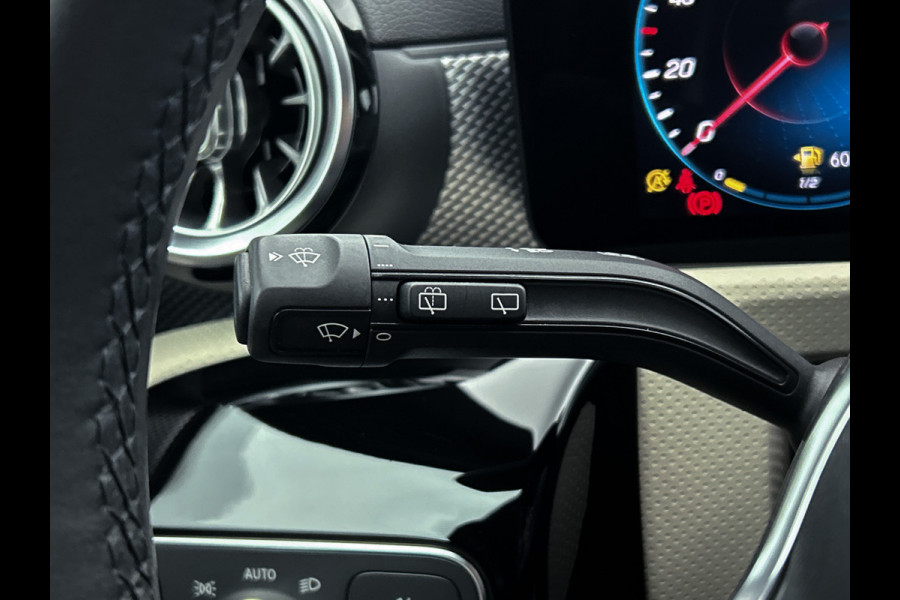 Mercedes-Benz A-Klasse 160 Advantage % spaaks lichtmetalen velgen | MBUX wide screen | Navigatie | Parking support met  camera achter | Inclusief 24 maanden Mercedes-Benz Certified garantie voor Europa.