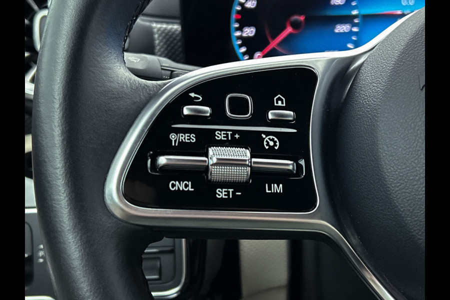 Mercedes-Benz A-Klasse 160 Advantage % spaaks lichtmetalen velgen | MBUX wide screen | Navigatie | Parking support met  camera achter | Inclusief 24 maanden Mercedes-Benz Certified garantie voor Europa.