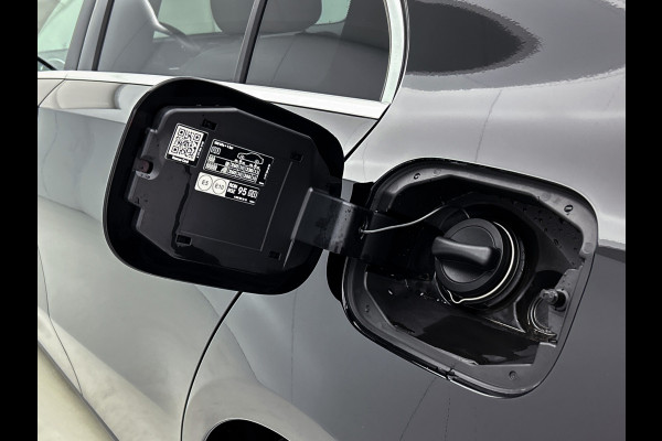 Mercedes-Benz A-Klasse 160 Advantage % spaaks lichtmetalen velgen | MBUX wide screen | Navigatie | Parking support met  camera achter | Inclusief 24 maanden Mercedes-Benz Certified garantie voor Europa.
