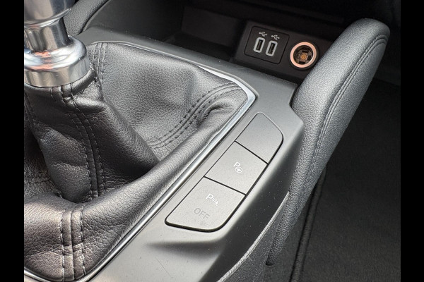 Ford FOCUS Wagon 1.0 EcoBoost Titanium Wagon | Winter Pack | Adaptive cruise control | Camera | Navigatie | 17 inch | Reservewiel