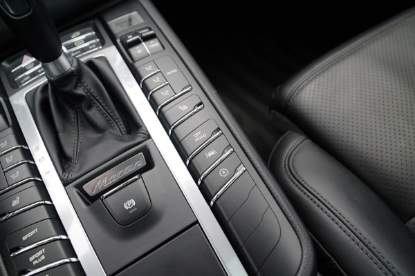 Porsche Macan 2.0 | Panorama | Bose Sound System | PASM | Sport Chrono | Stoelverwarming | Facelift | Comfortstoelen | Lane Assist